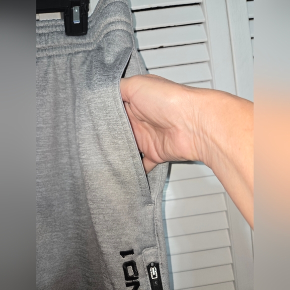 AND1 Men's XL Gray Athletic Pants - Picture 3 of 13